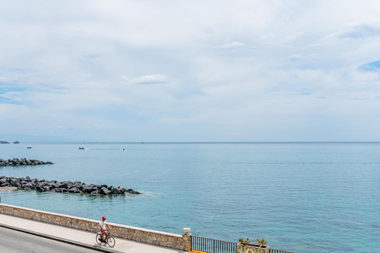 Bed and Breakfast Naxos Marina Bay Giardini Naxos Esterno foto