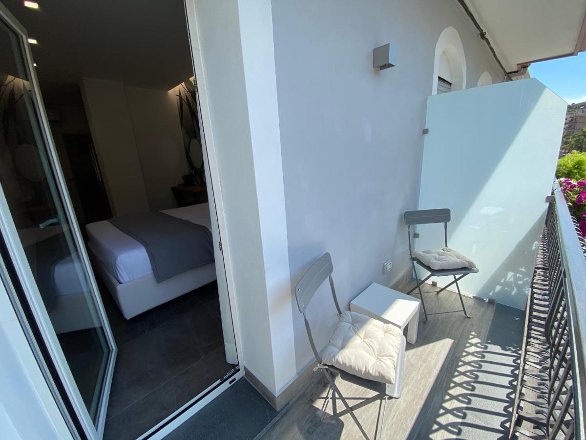 Bed and Breakfast Naxos Marina Bay Giardini Naxos Esterno foto